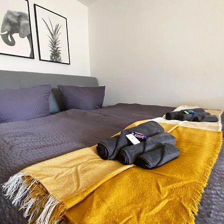Schoelerberg Apartment Mit Tiefgaragenparkplatz Und Kingsize-Bett オスナブリュック エクステリア 写真