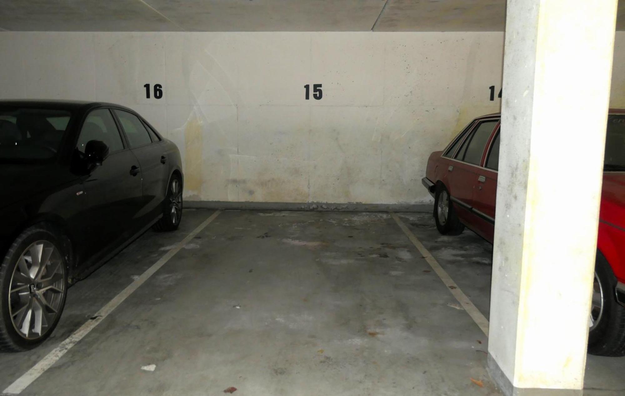Schoelerberg Apartment Mit Tiefgaragenparkplatz Und Kingsize-Bett オスナブリュック エクステリア 写真