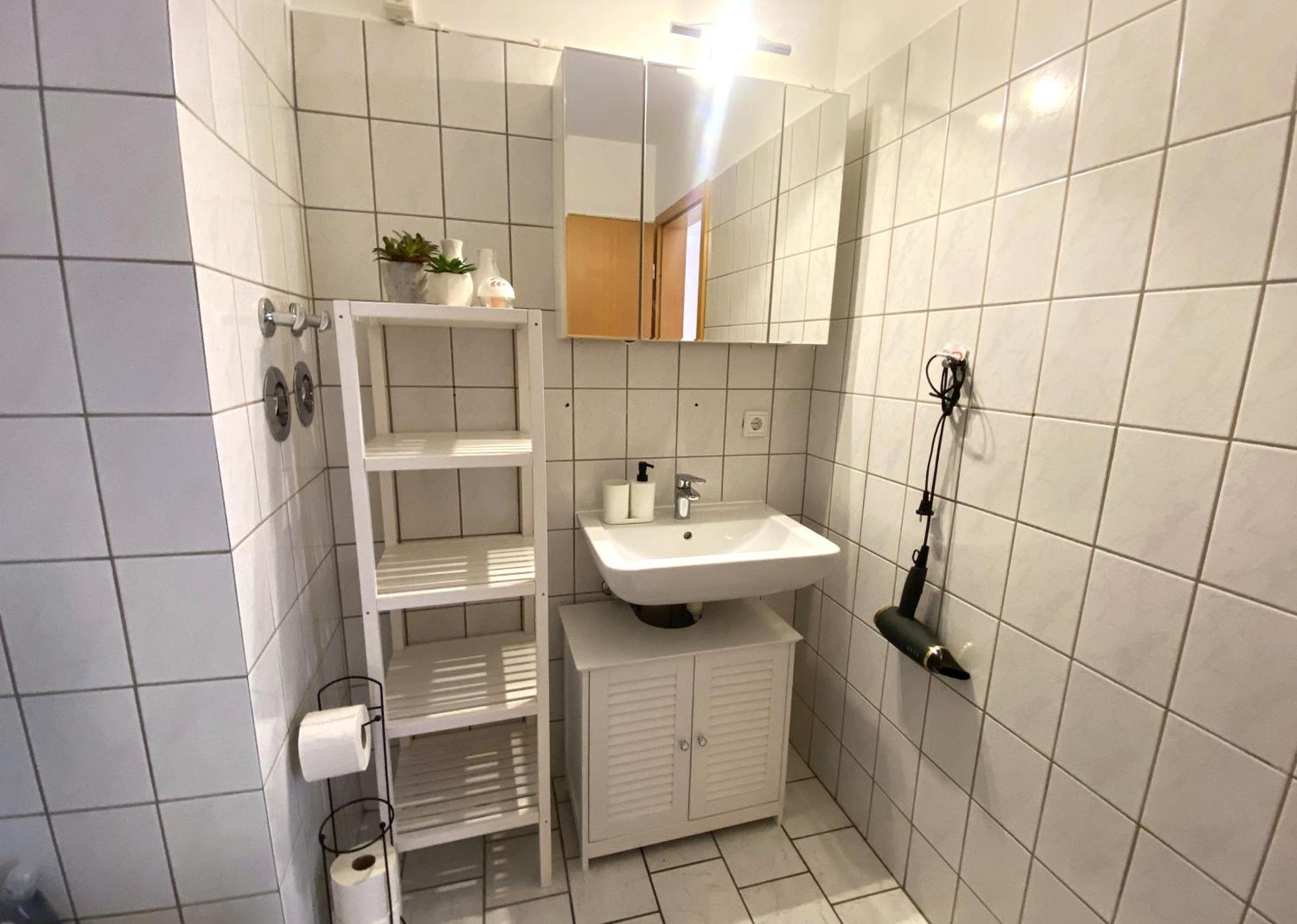 Schoelerberg Apartment Mit Tiefgaragenparkplatz Und Kingsize-Bett オスナブリュック エクステリア 写真