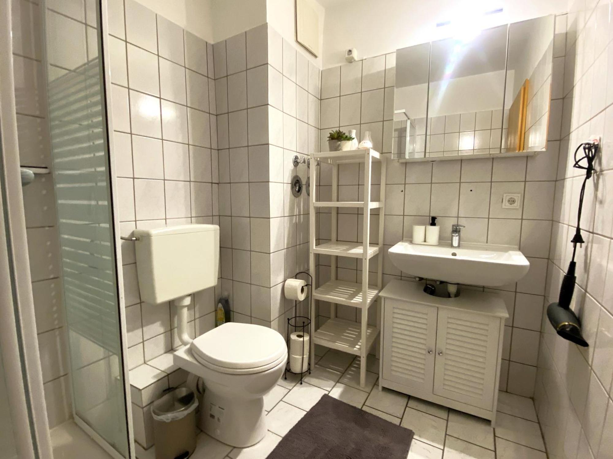 Schoelerberg Apartment Mit Tiefgaragenparkplatz Und Kingsize-Bett オスナブリュック エクステリア 写真