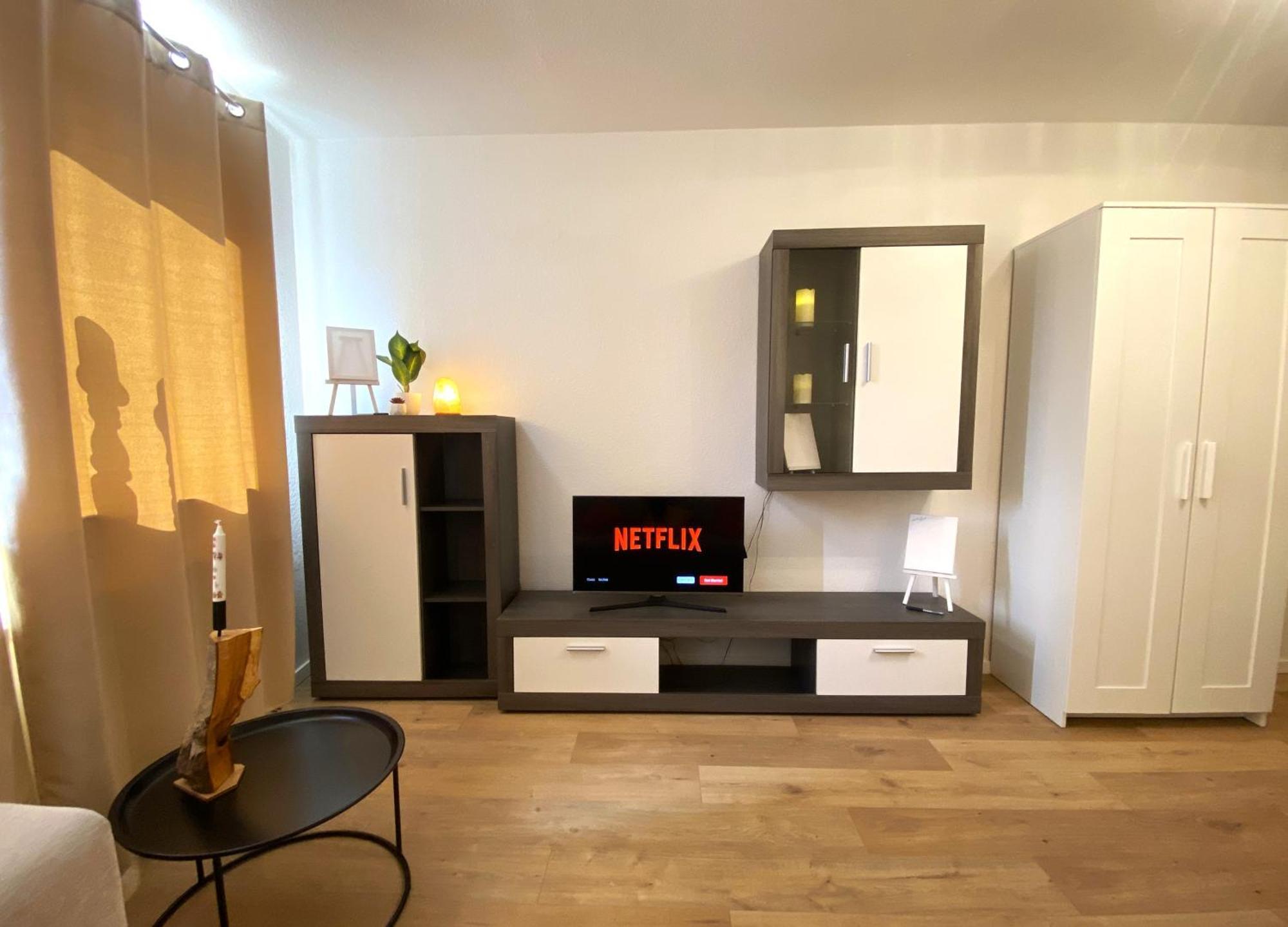 Schoelerberg Apartment Mit Tiefgaragenparkplatz Und Kingsize-Bett オスナブリュック エクステリア 写真