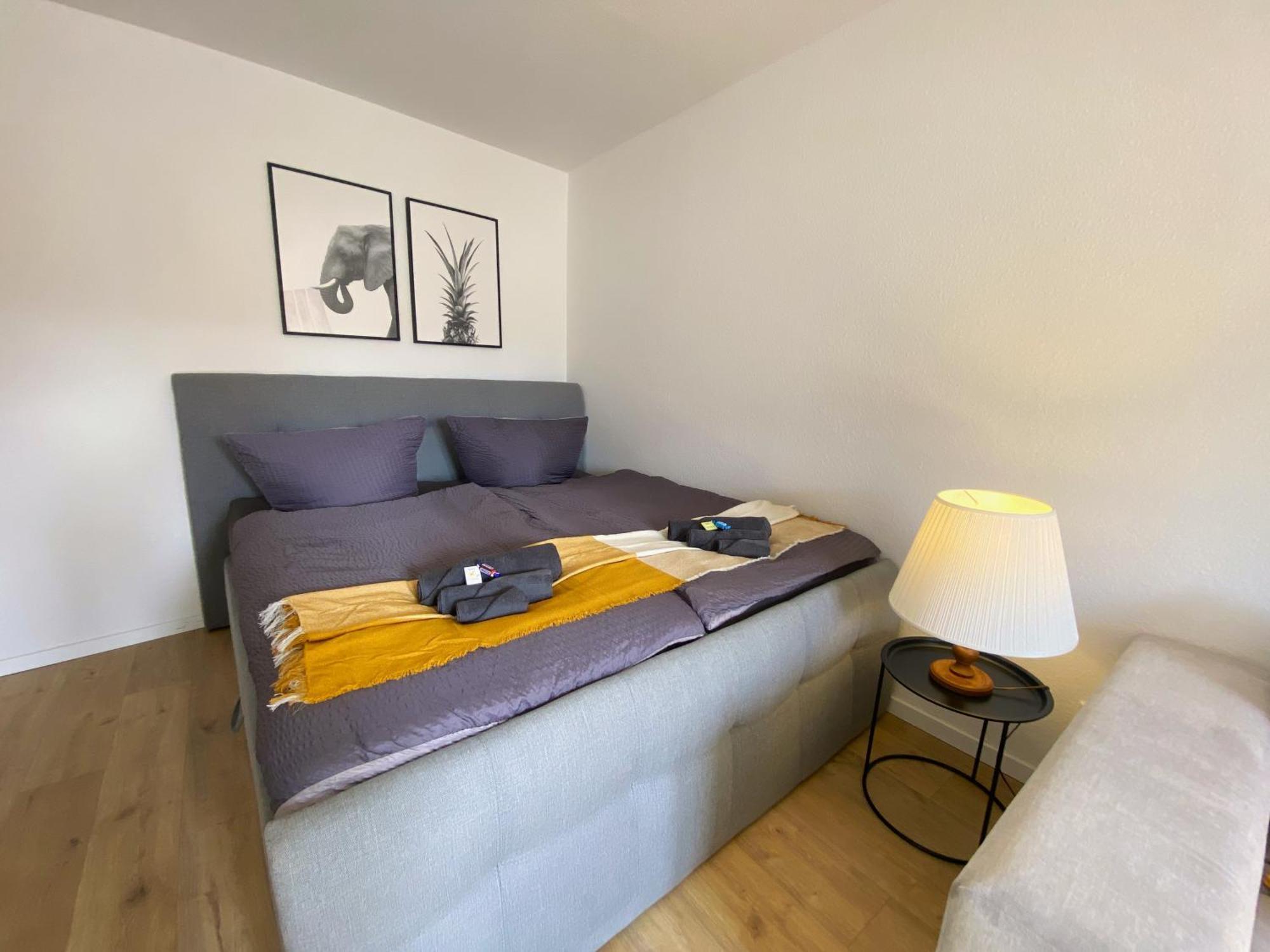 Schoelerberg Apartment Mit Tiefgaragenparkplatz Und Kingsize-Bett オスナブリュック エクステリア 写真