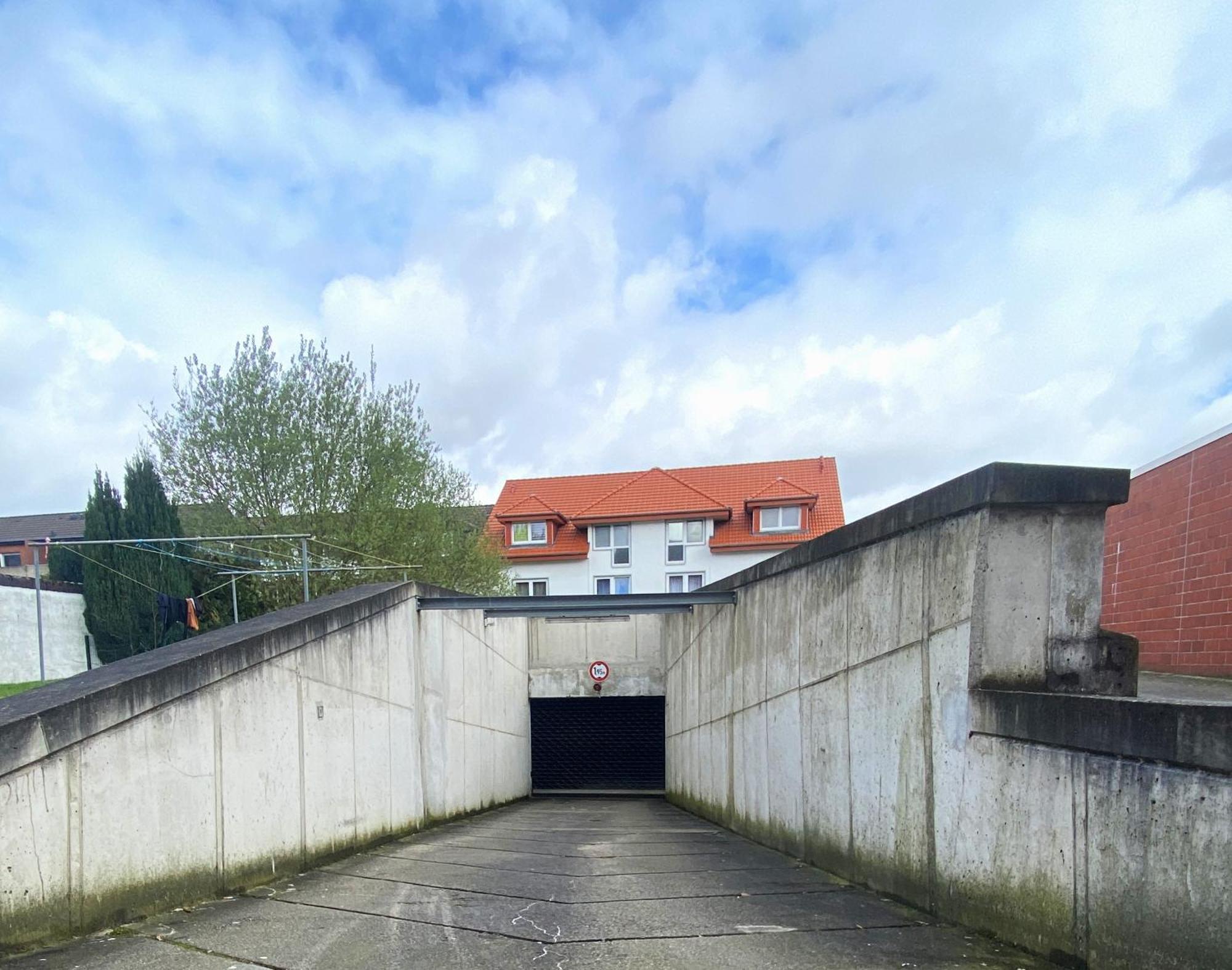 Schoelerberg Apartment Mit Tiefgaragenparkplatz Und Kingsize-Bett オスナブリュック エクステリア 写真
