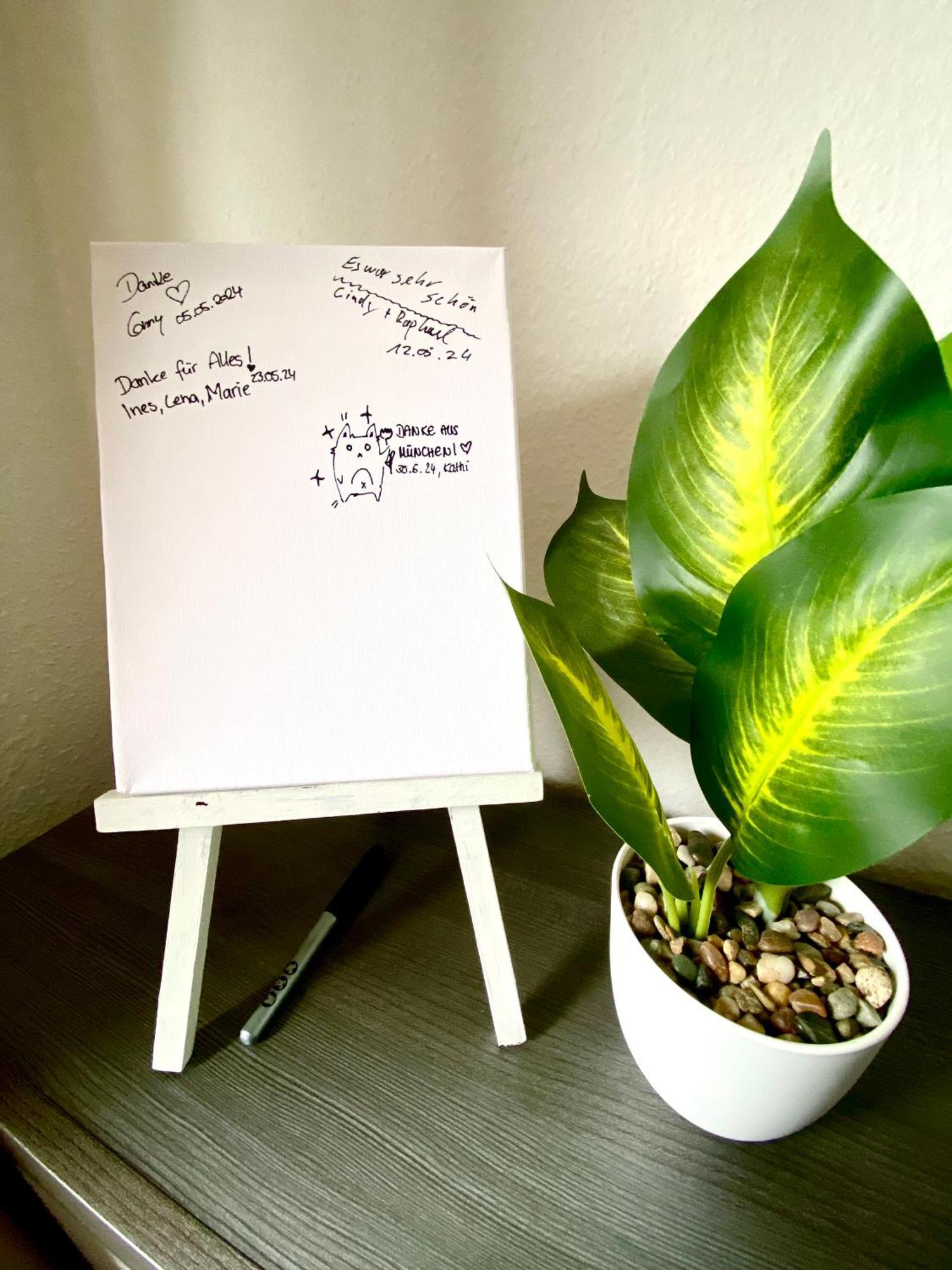 Schoelerberg Apartment Mit Tiefgaragenparkplatz Und Kingsize-Bett オスナブリュック エクステリア 写真